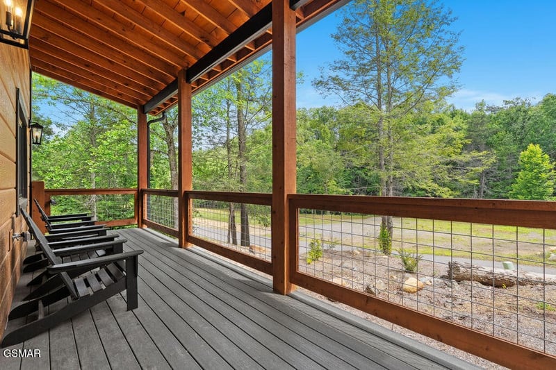 2215 Sawmill Cv Dr, Sevierville, TN 37862
