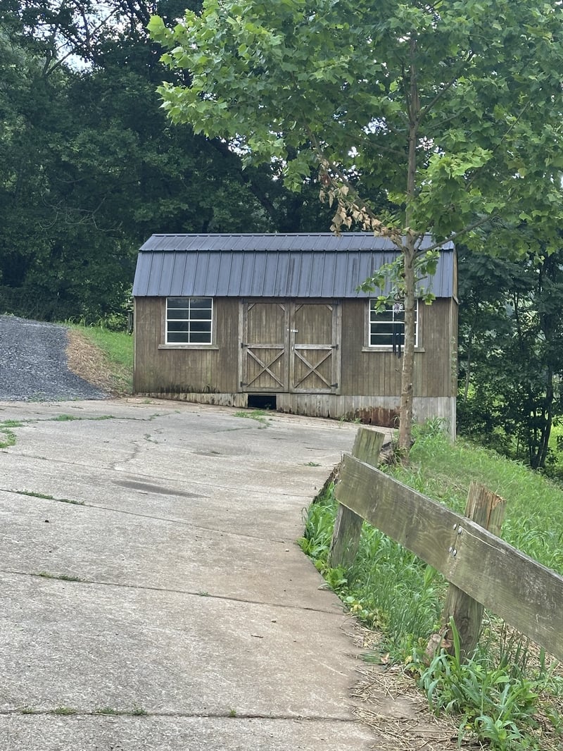 45 Friendship Hollow Rd N, Pleasant Shade, TN 37145