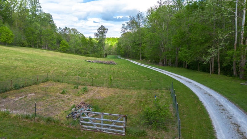 4805 Love Branch Rd, Hampshire, TN 38461