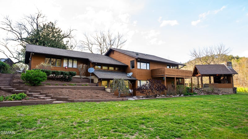 4242 Pearl Valley Rd, Sevierville, TN 37876