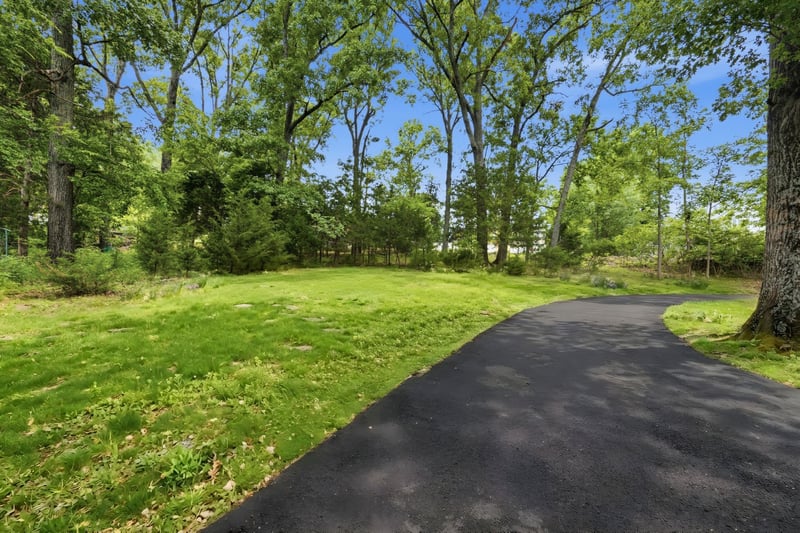 827 Redwood Dr, Nashville, TN 37220