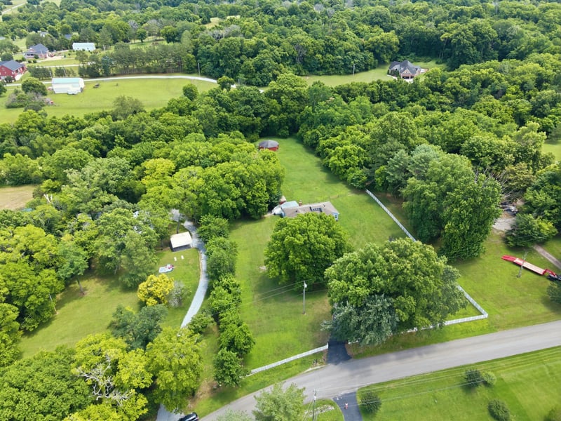1061 Cliff White Rd, Columbia, TN 38401