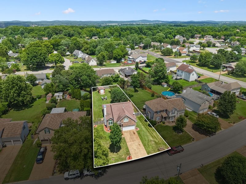 1423 Hilltop Dr, Mount Juliet, TN 37122