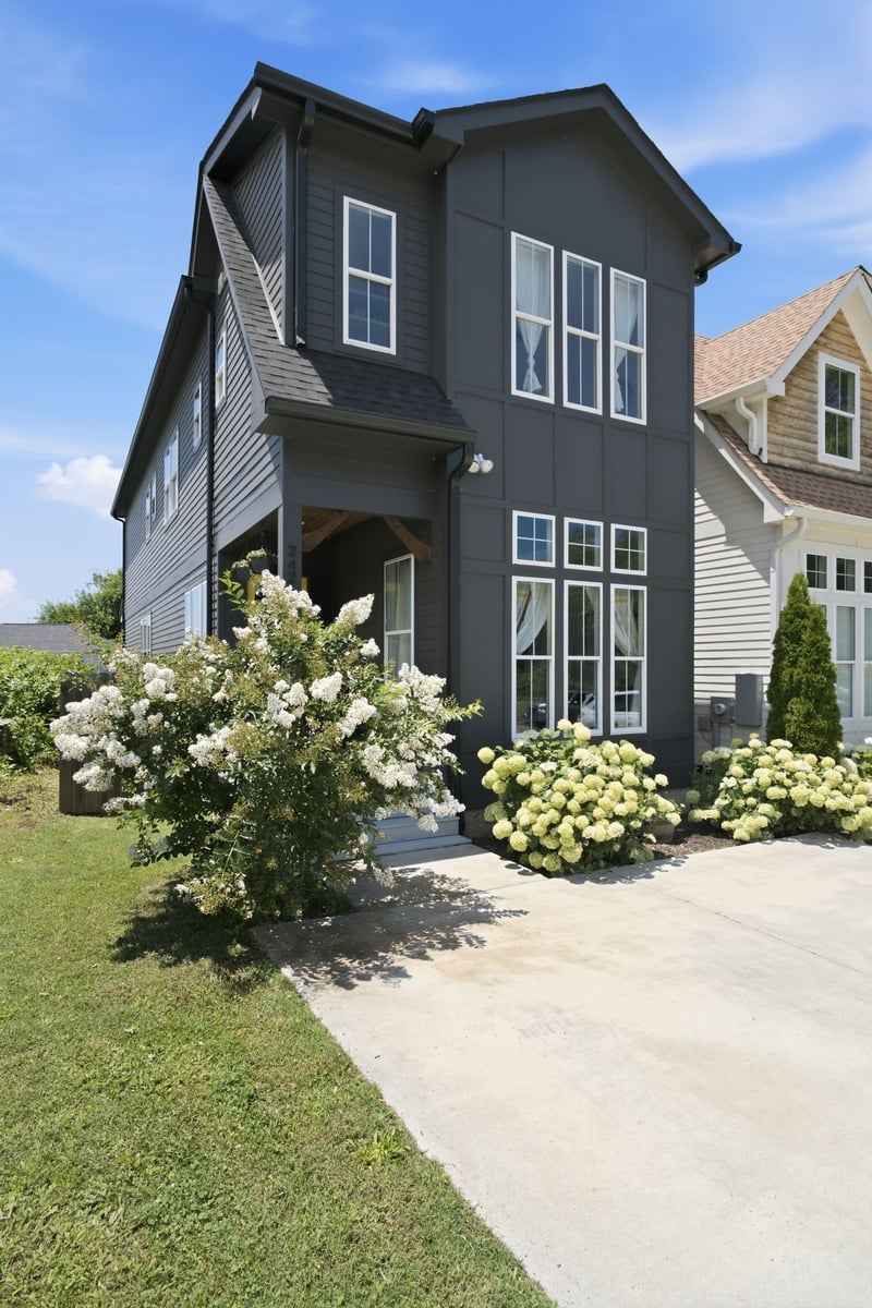 2421 14th Ave N, Nashville, TN 37208