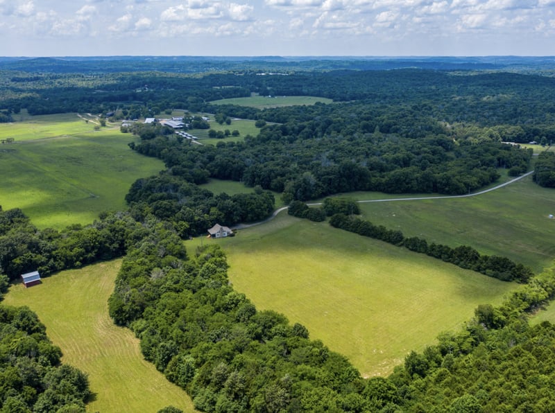 3008 Luke Moser Rd, Columbia, TN 38401