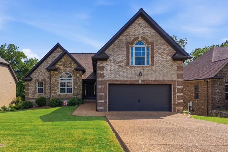 1104 Secretariat Dr, Mount Juliet, TN 37122