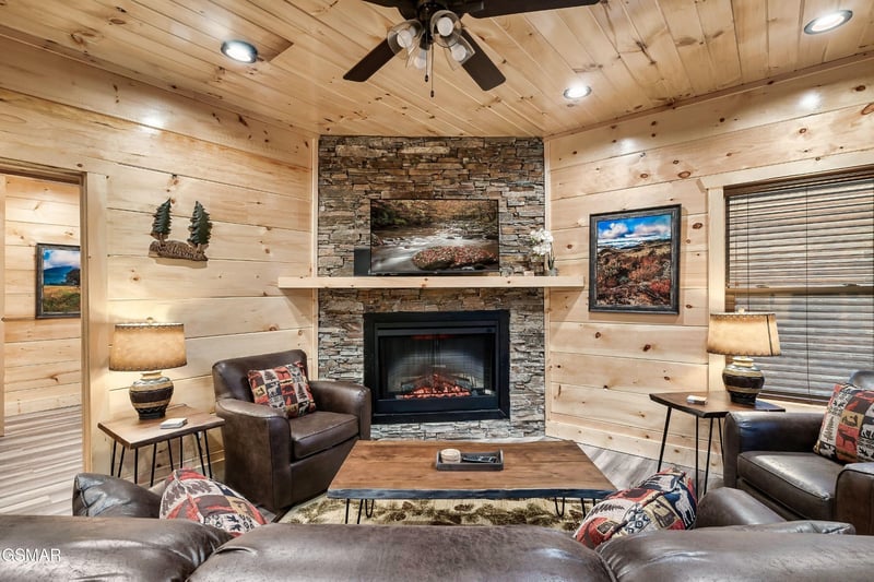 842 Black Bear Cub Way, Sevierville, TN 37862