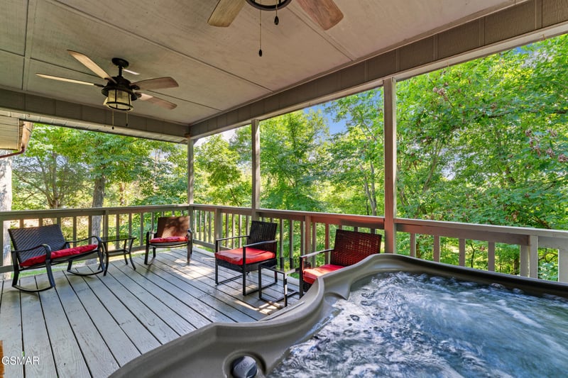 240 Bob Hollow Rd, Sevierville, TN 37876