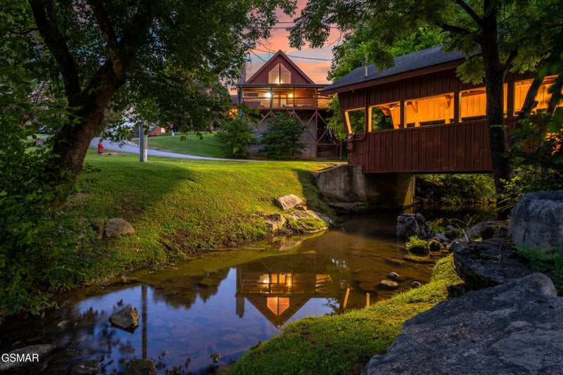 1810 Trout Way, Sevierville, TN 37862