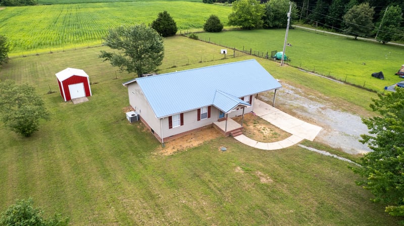 618 Lear Rd, Portland, TN 37148