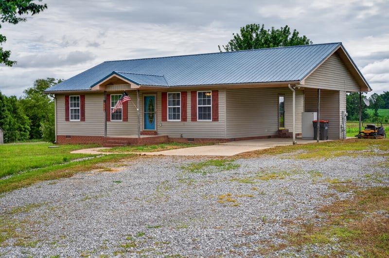 618 Lear Rd, Portland, TN 37148