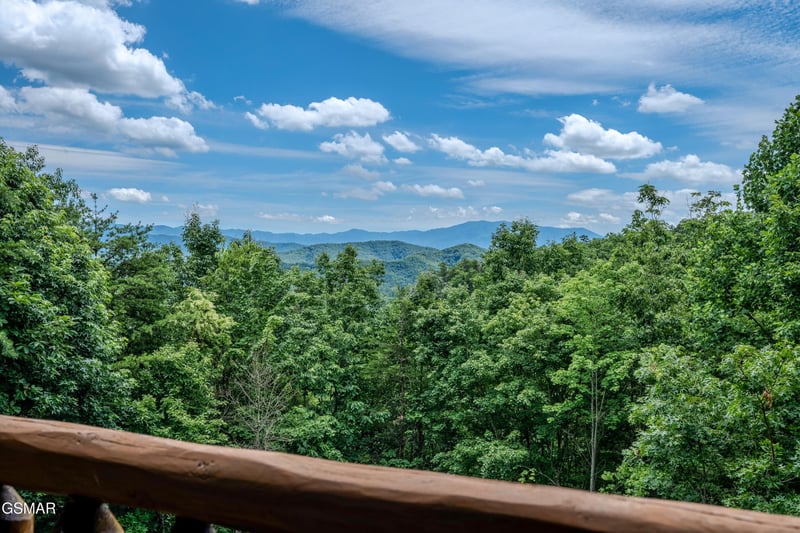 989 Autumn Ridge Way, Sevierville, TN 37876