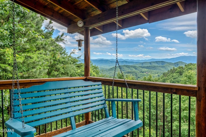 989 Autumn Ridge Way, Sevierville, TN 37876
