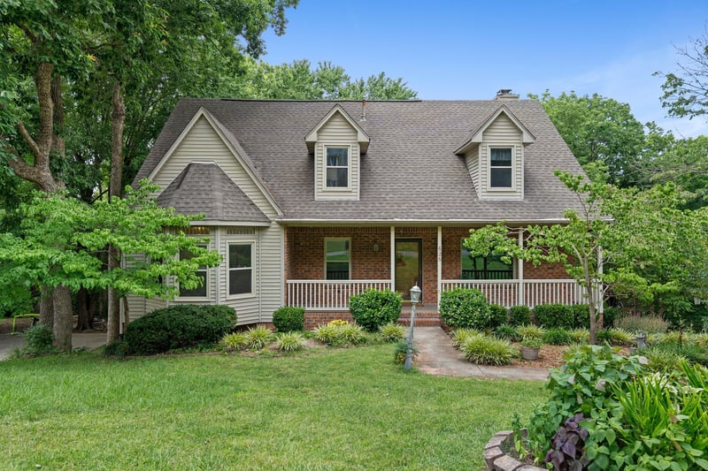 626 Knollwood Dr, La Vergne, TN 37086