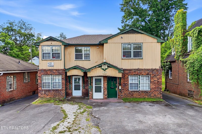 3206 E Magnolia Ave, Knoxville, TN 37914