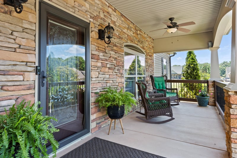 46 W Acorn Dr, Rock Spring, GA 30739