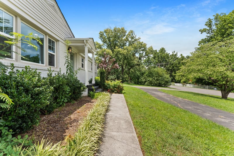 2503 Merry Oaks Dr, Nashville, TN 37214