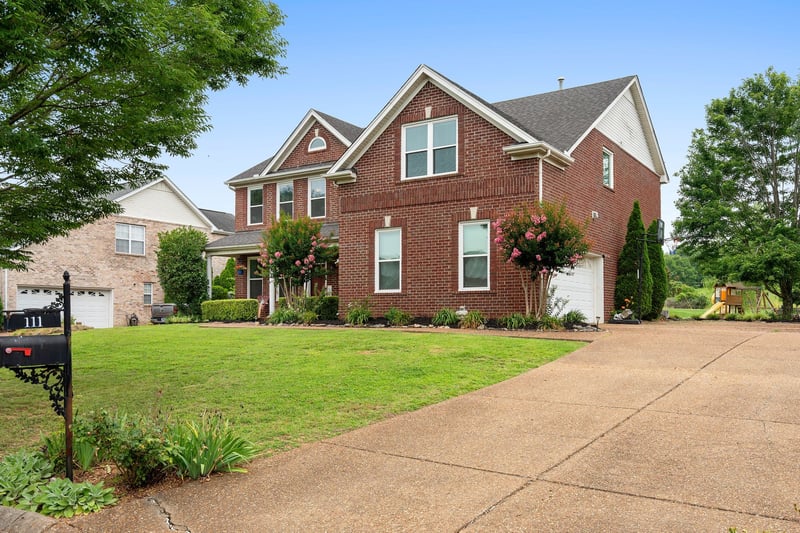 111 Camp Creek Cir, Hendersonville, TN 37075