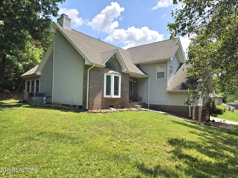 108 Tempura Dr, Oak Ridge, TN 37830