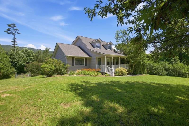 67 Whispering Pines Dr, Trenton, GA 30752
