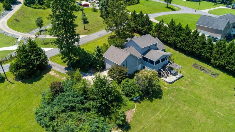 67 Whispering Pines Dr, Trenton, GA 30752