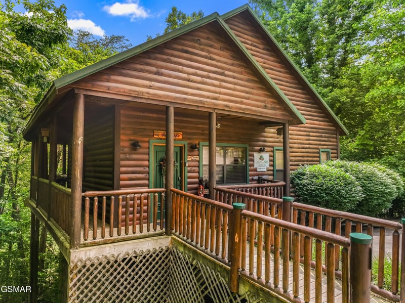 1820 Skyhawk, Sevierville, TN 37876