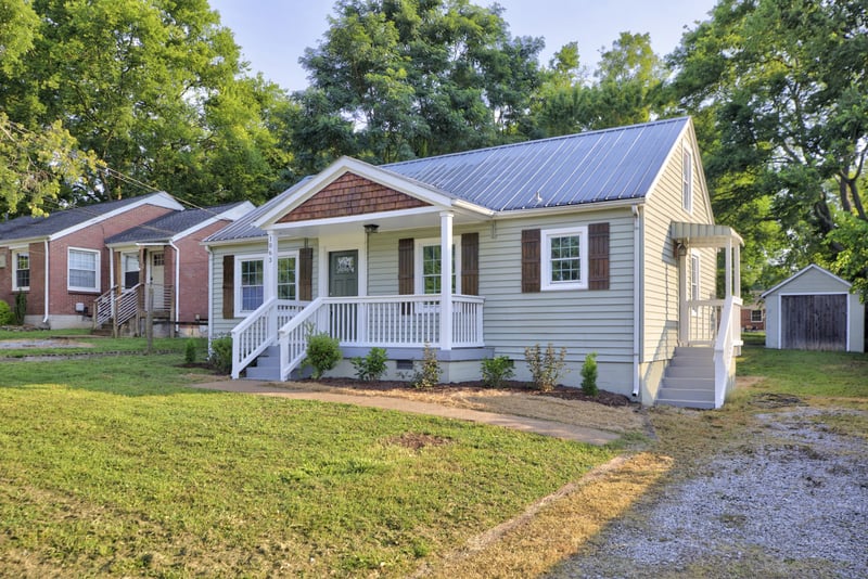 1063 Horseshoe Dr, Nashville, TN 37216