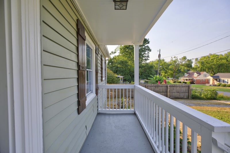 1063 Horseshoe Dr, Nashville, TN 37216