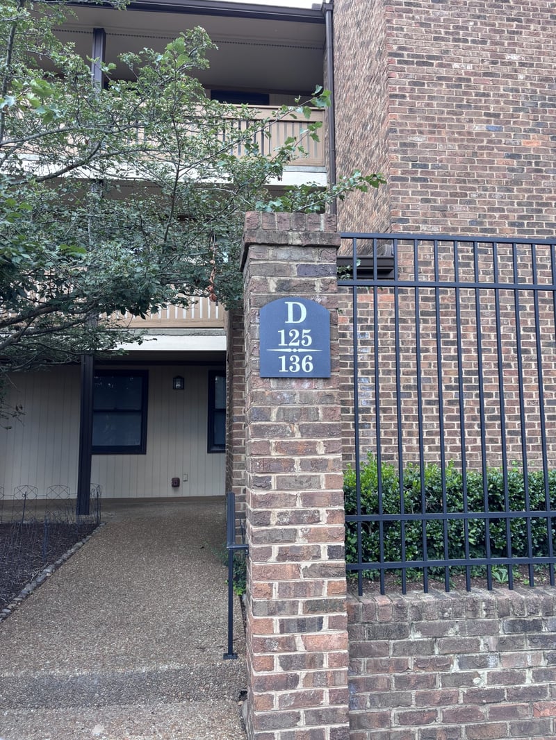 136 Hillsboro Pl, Nashville, TN 37215