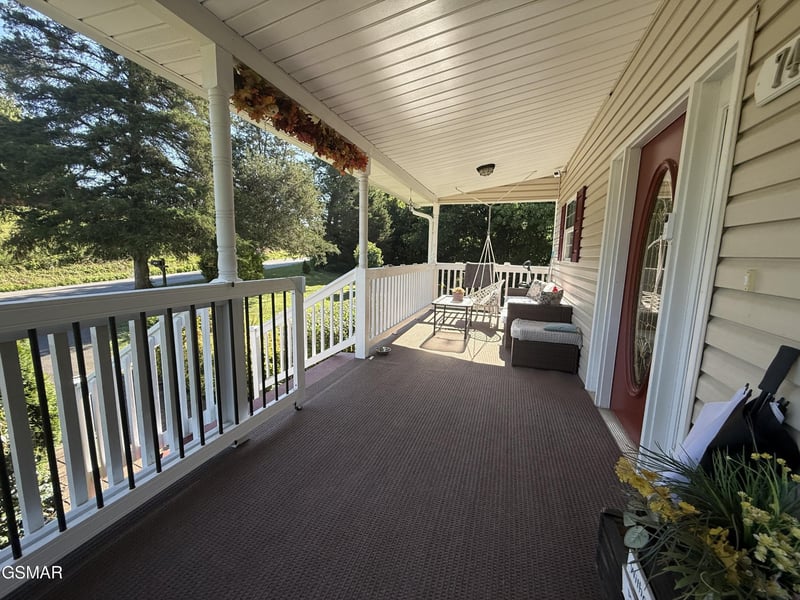 747 Gists Creek Rd, Sevierville, TN 37876