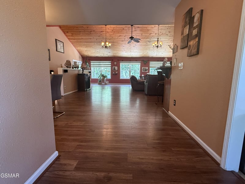 747 Gists Creek Rd, Sevierville, TN 37876