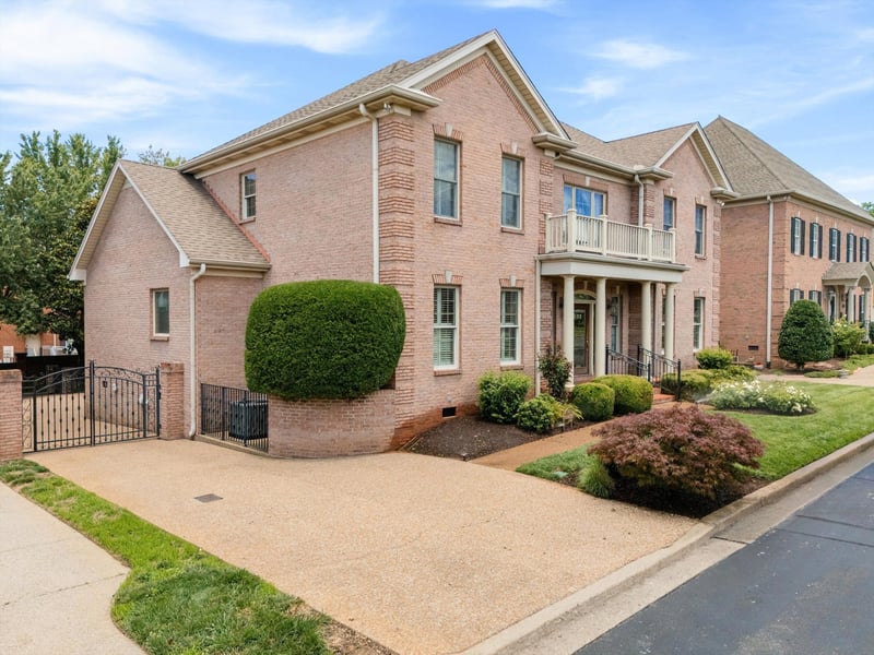 111 Carriage Way, Hendersonville, TN 37075