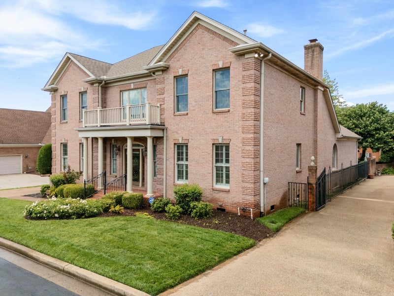 111 Carriage Way, Hendersonville, TN 37075