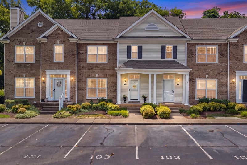 103 New Port Meadows Cir, Thompsons Station, TN 37179