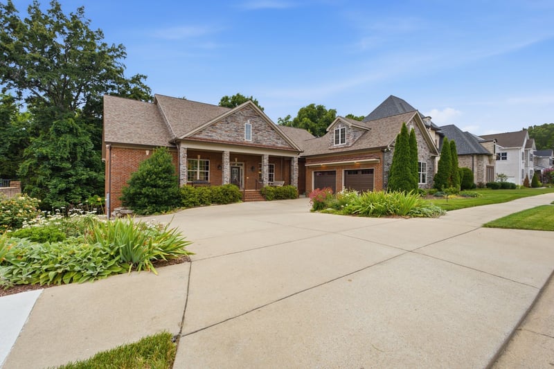 333 Bournemouth Ln, Hermitage, TN 37076