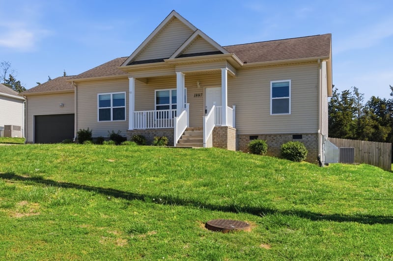 1897 Sheffield Ln, Columbia, TN 38401