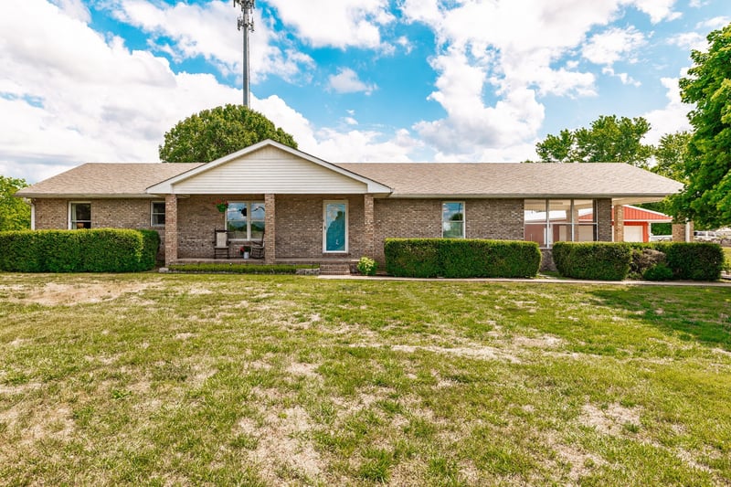 1976 Hartsville Pike, Gallatin, TN 37066