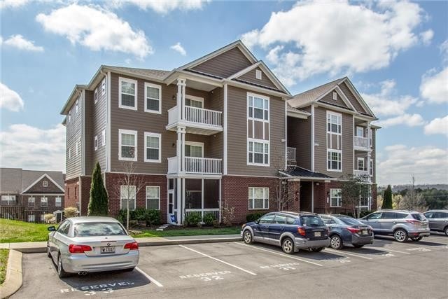 8121 Lenox Creekside Dr, Antioch, TN 37013