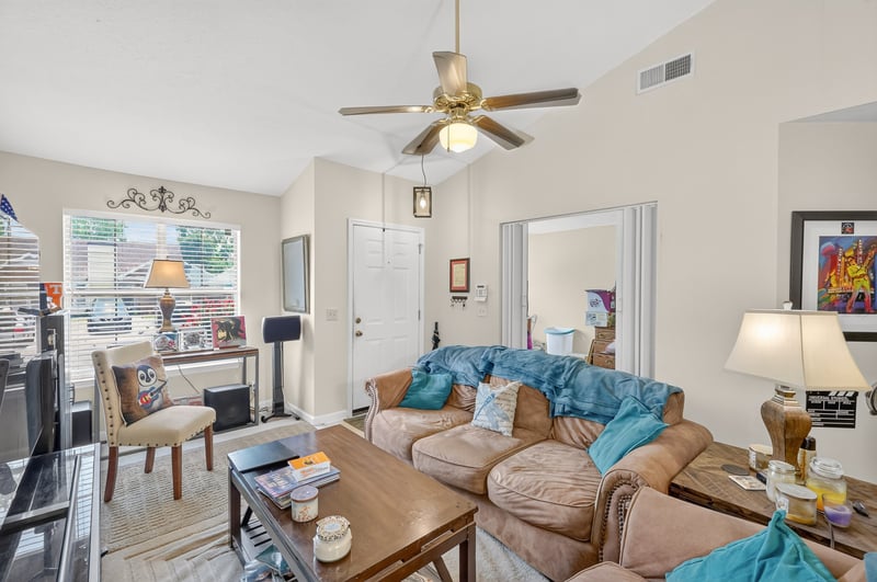 702 Maple Pl, Nashville, TN 37216