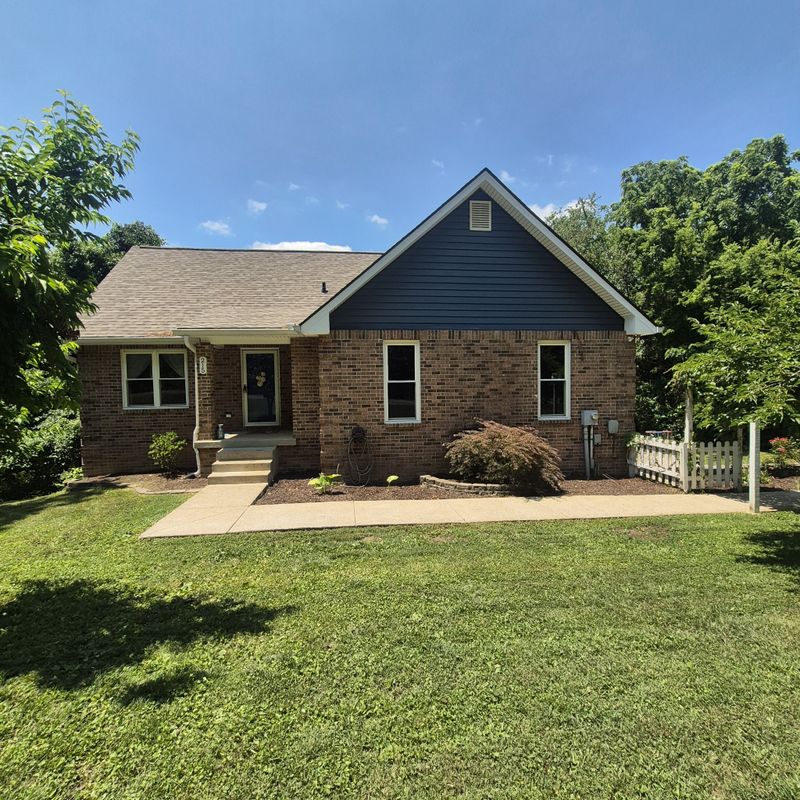 215 April Dr, Old Hickory, TN 37138