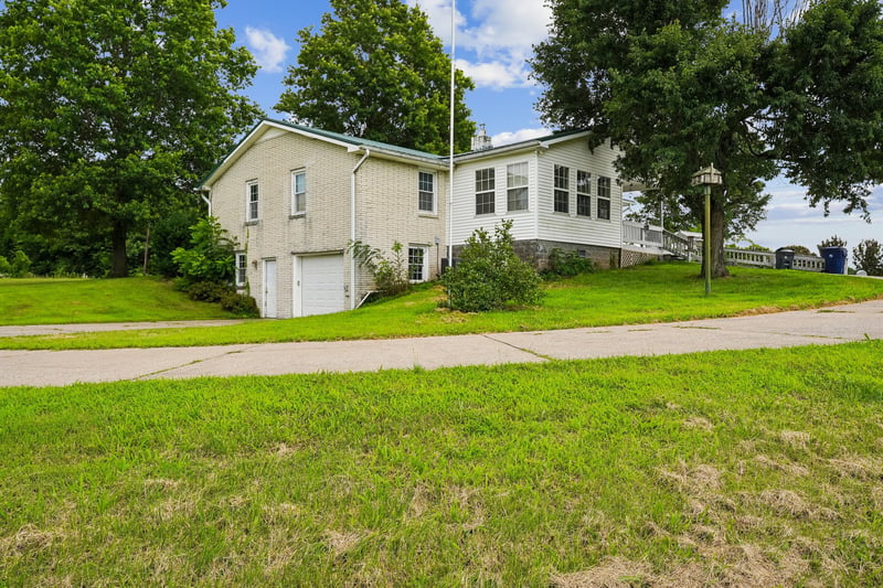 2165 Petty Rd, Charlotte, TN 37036