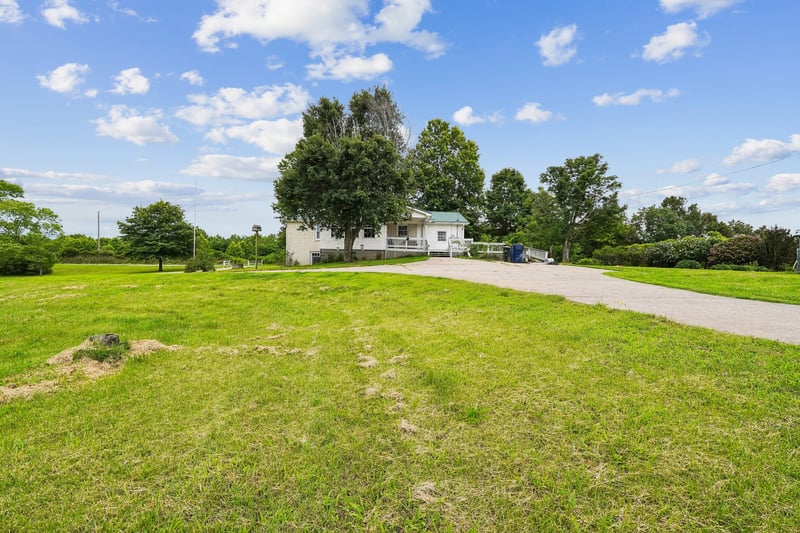 2165 Petty Rd, Charlotte, TN 37036