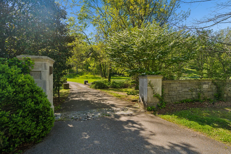 1500 Chickering Rd, Nashville, TN 37215