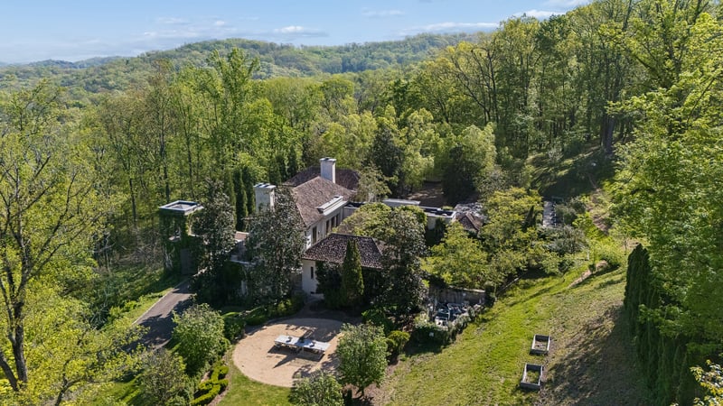 1500 Chickering Rd, Nashville, TN 37215