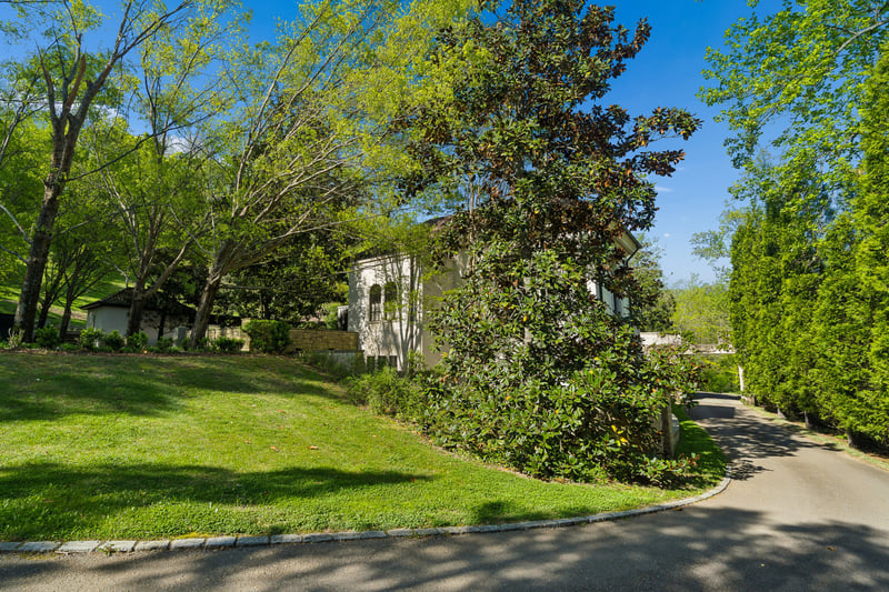 1500 Chickering Rd, Nashville, TN 37215