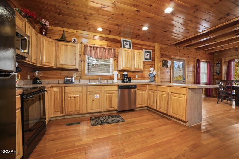 1447 Eagle Cloud Way, Sevierville, TN 37862
