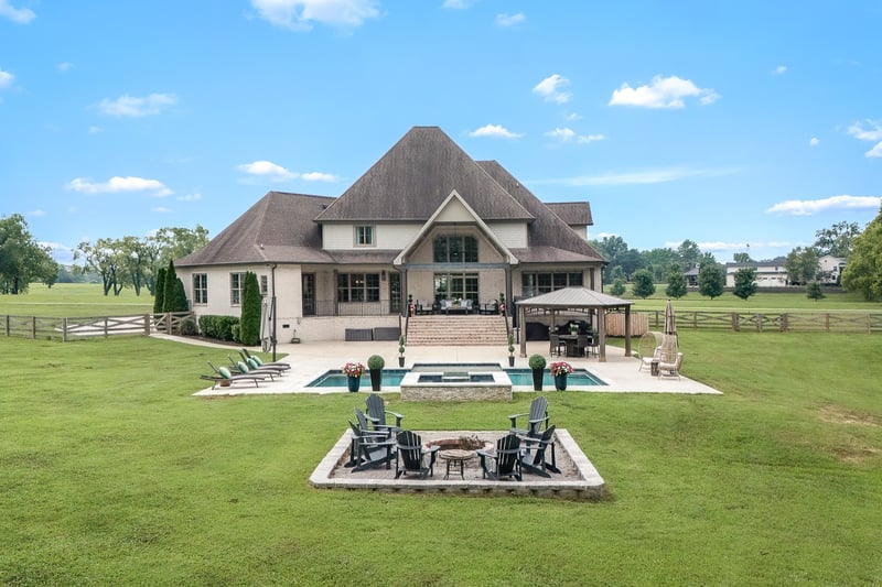 825A Douglas Bend Rd, Gallatin, TN 37066