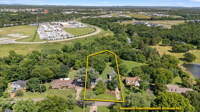 2240 Racquet Club Dr, Murfreesboro, TN 37128