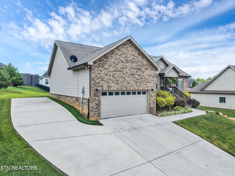 645 Berrywood Dr, Maryville, TN 37801
