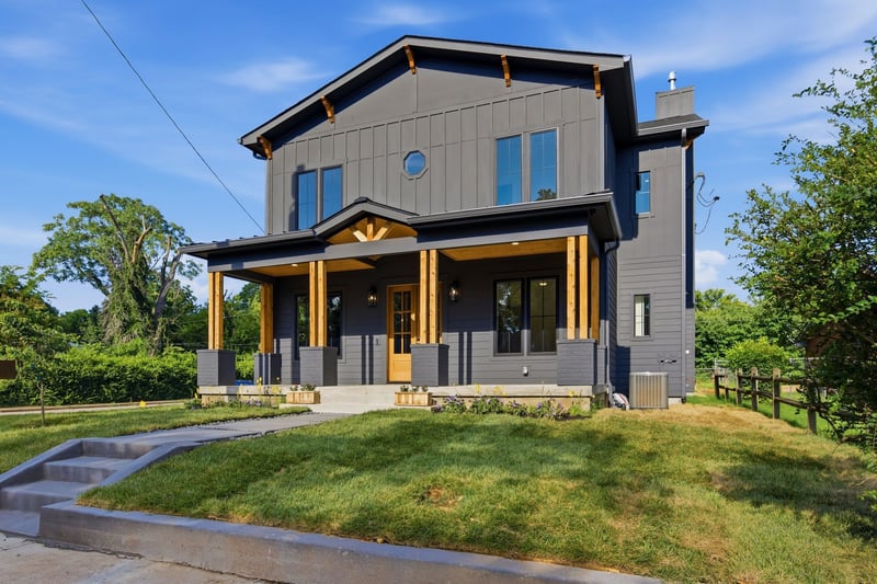 1025 Meridian St, Nashville, TN 37207